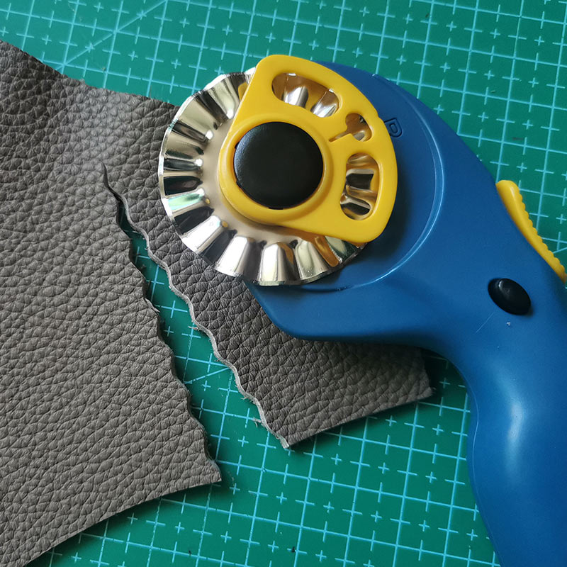 ロータリーカッターパッチワークレザークラフトローラーツール  - Sewing Tas のレビューと価格