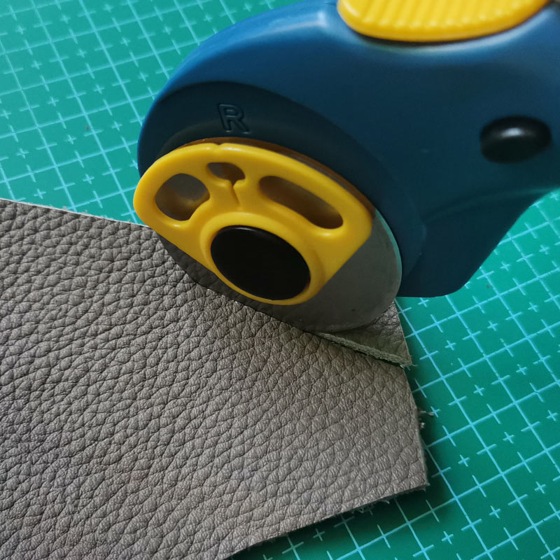 ロータリーカッターパッチワークレザークラフトローラーツール  - Sewing Tas のレビューと価格
