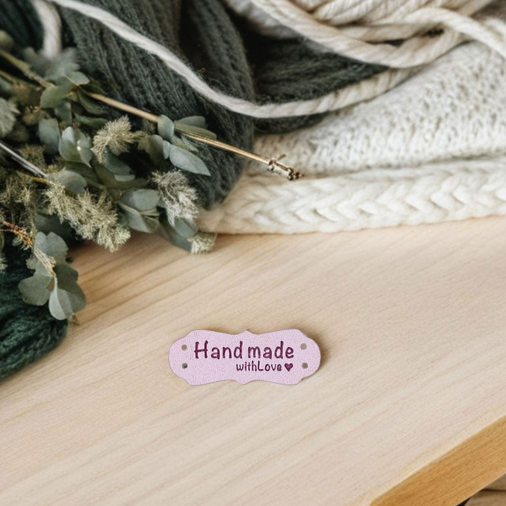 100個入り手作り衣料品ラベル、エンボス加工スエード生地タグ - Sewing Labels のレビューと価格