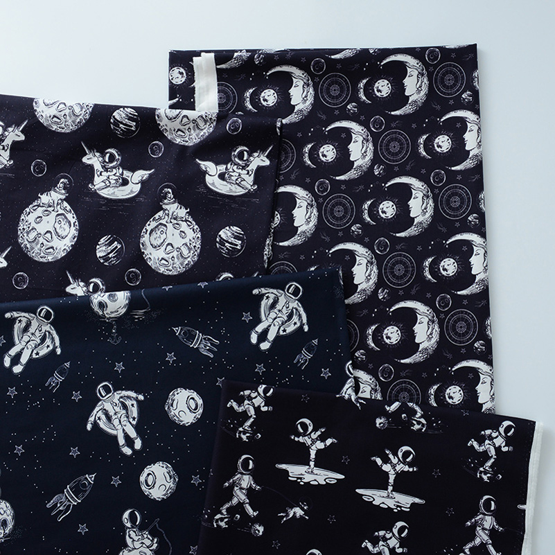 印刷された宇宙飛行士の綿生地,DIYデジタルプリント生地,漫 - Sewing By のレビューと価格